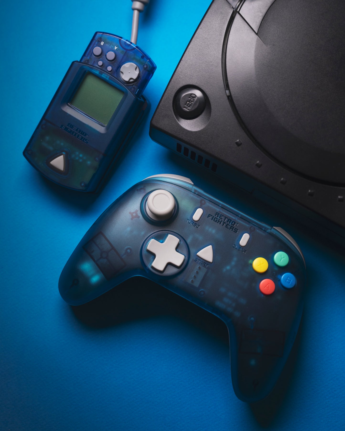 RETRO FIGHTERS StrikerDC ワイヤレスコントローラー Blue|ドリームキャスト™専用|ホール効果アナログスティック・低遅延ワイヤレス・振動機能・ターボ機能|USB-C充電式バッテリー・10時間以上の長時間プレイ対応
