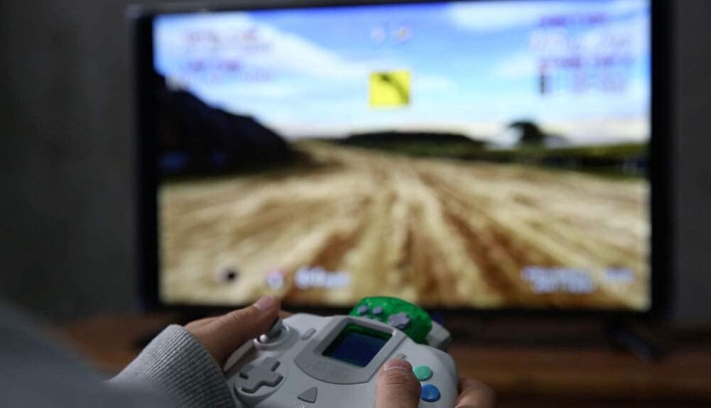 RETRO FIGHTERS StrikerDC GREEN ドリームキャスト™専用コントローラー|人間工学に基づいたモダンデザイン|高反応Dパッド・感圧トリガー・デジタルショルダーボタン搭載|ターボ機能・快適なアナログスティック|ビジュアルメモリ対応・ロングコード付き